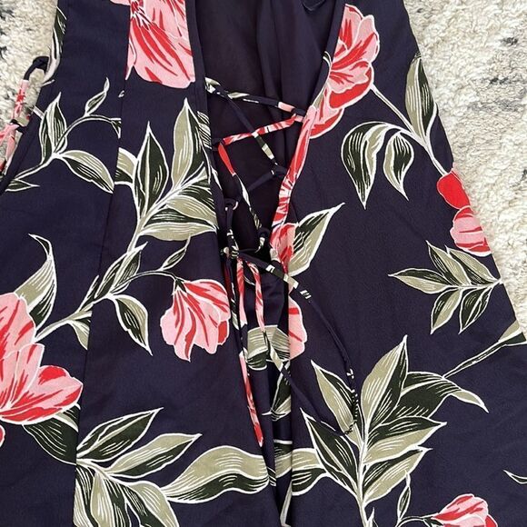 NWT Floral Dress with tie up sides! - Picture 3 of 4